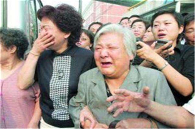 88岁白方礼：我老了，三轮车蹬不动了，这是给孩子们的最后一笔钱