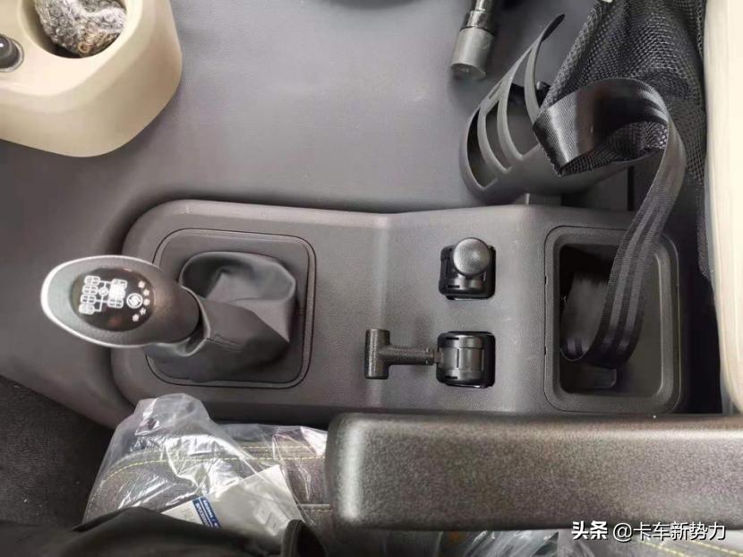 谁是重卡之王,陕汽德龙x5000490马力自动挡介绍