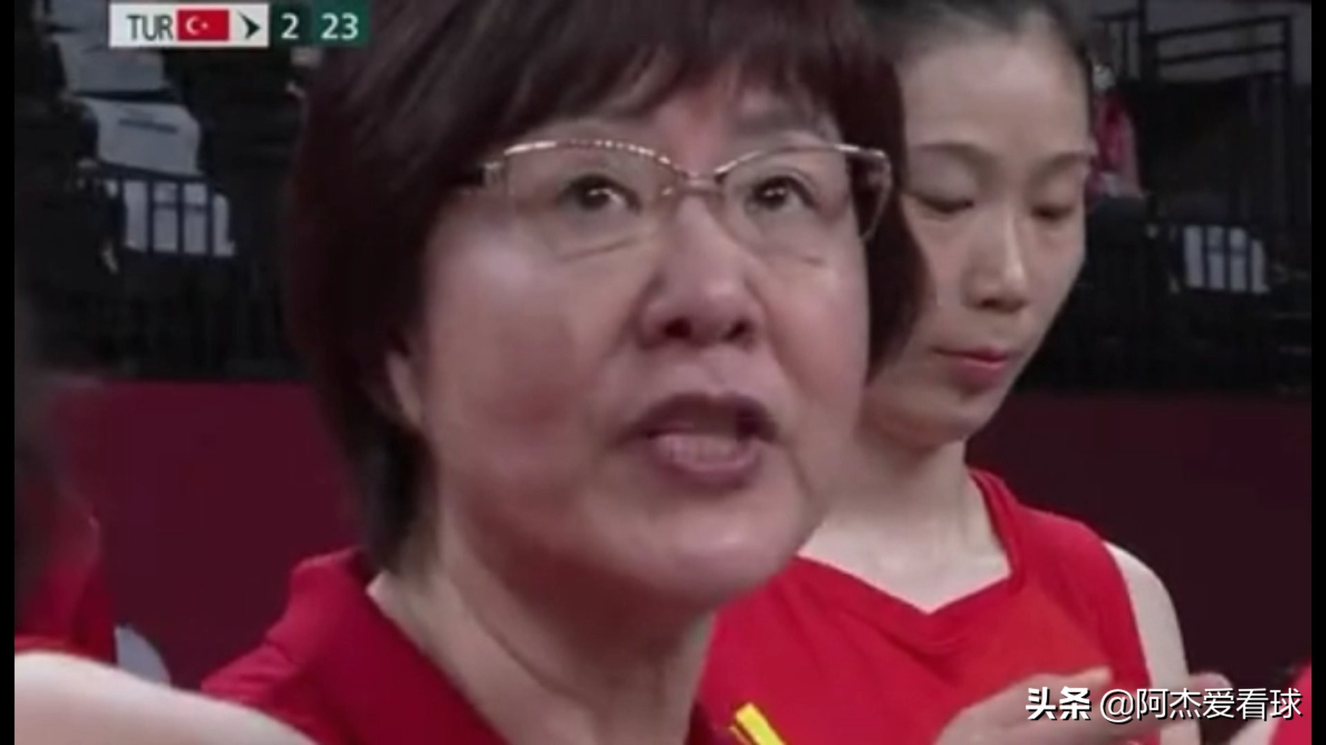 中国女排0:3惨负土耳其。朱婷有伤?
