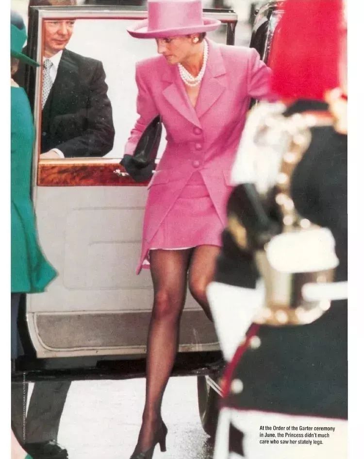 共享*袜丝**？|把*袜丝**穿好是每个女人的基本功