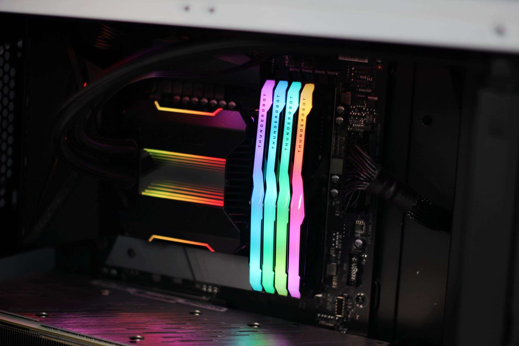 技嘉z590小雕pro评测,技嘉z590丐版评测