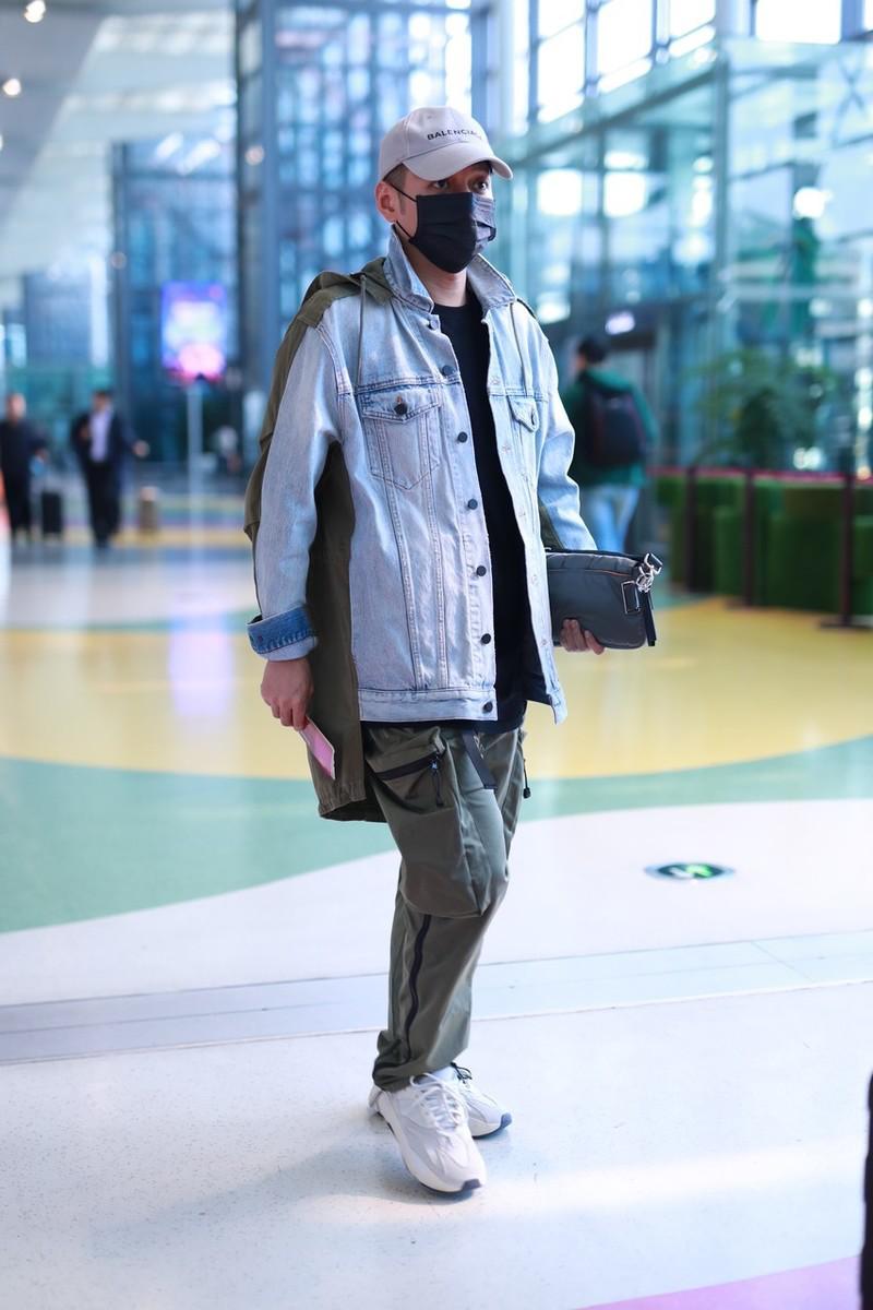 维嘉穿着条纹衣服,维嘉穿搭