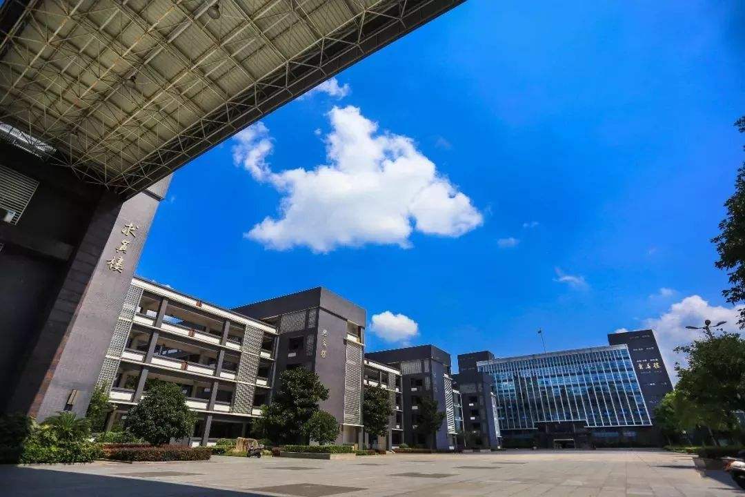 江苏省靖江高级中学晚会,江苏省靖江高级中学怎么样