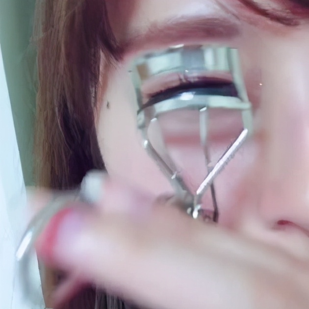 怎样才能夹出翘睫毛,怎样夹出自然的睫毛