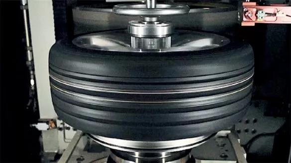 bmw售后更换轮胎,bmw轮胎维修