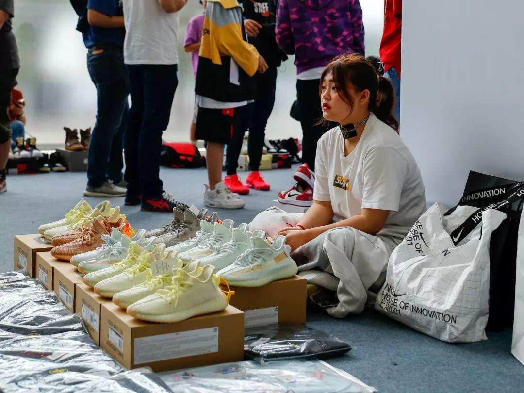 AJ、Yeezy谁更受欢迎？鞋头的本质也是球鞋复读机？