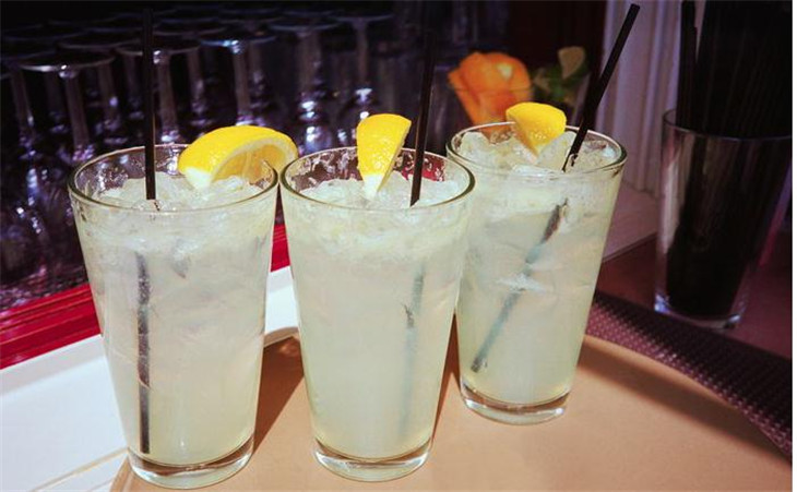 酸奶和哪些食物不能吃,酸奶吃多了会不会引起胃不舒服