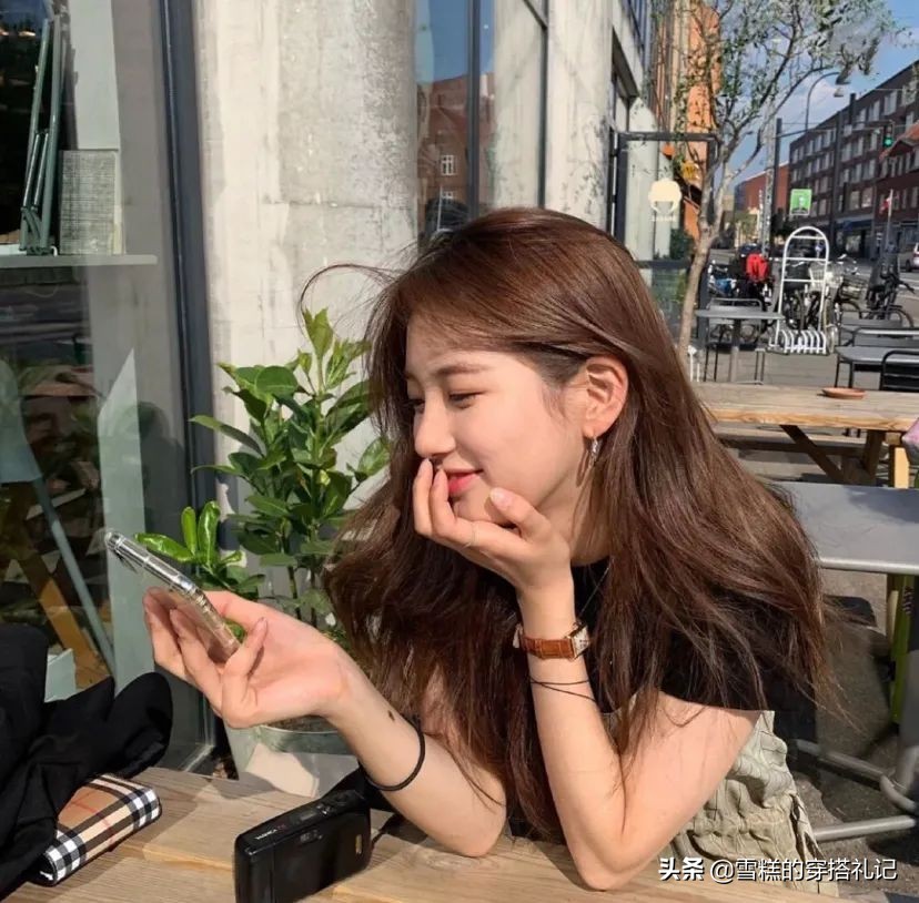 发色2021年最火发色显白男生,21年流行的头发颜色显白盖白发