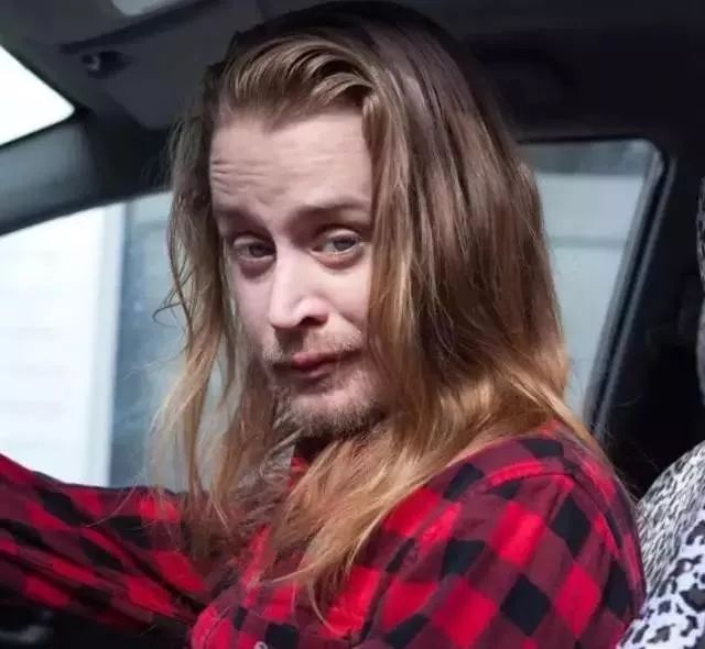 假笑男孩爆红多年后惨遭曝光,假笑男孩儿个人资料