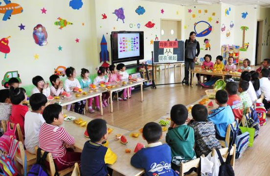 瀹濆鐐瘜,瀹堕暱鍦ㄧ兢閲岀偒瀵岃鑰佸笀瀚屽純