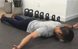 卧推训练没感觉,卧推肩胛骨收不紧