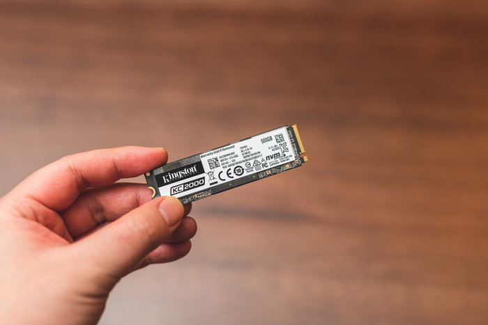 圣诞节前装一台白色雪花主机