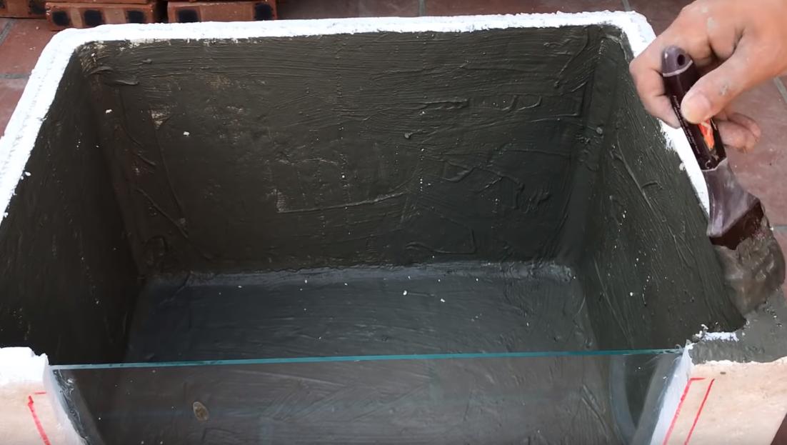 在家自做泡沫箱鱼缸,泡沫箱制作鱼缸养鱼