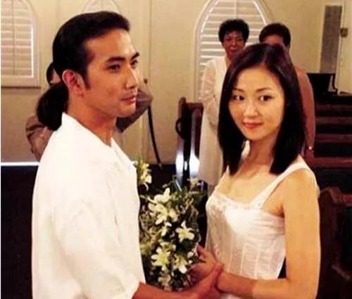 鍚曢璐ょ殑鍒濇亱,鍒濇亱鍚曢璐や竾缁洴