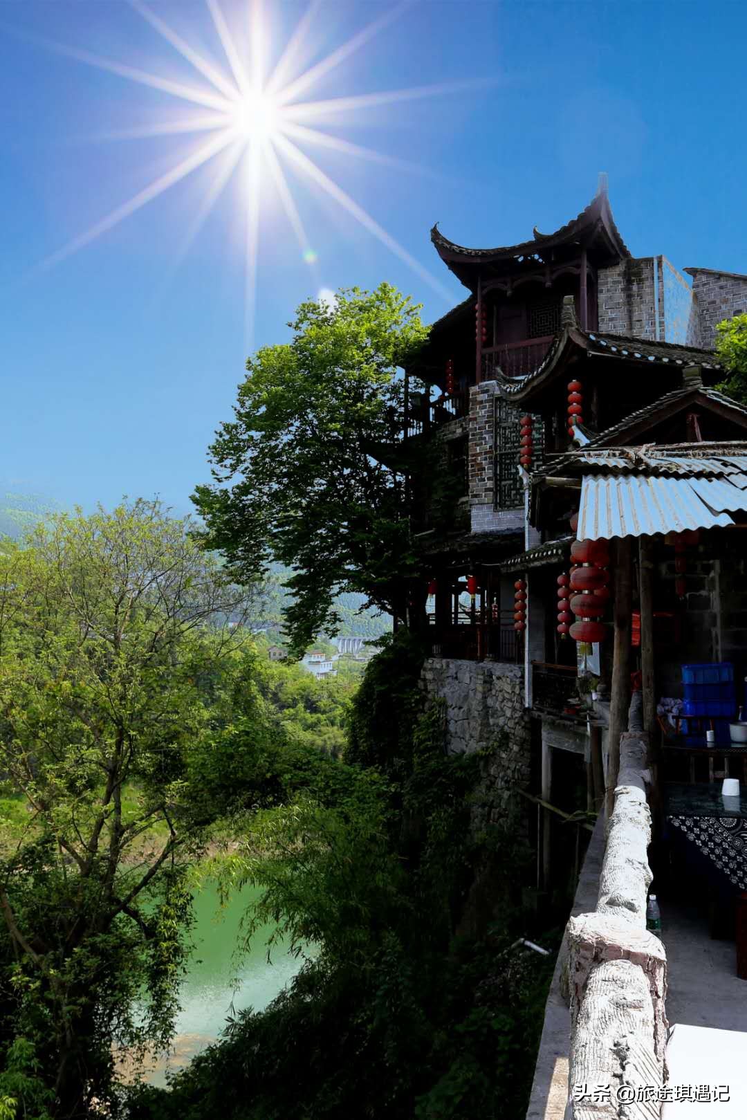 漫步在雨中的凤凰古城,凤凰镇古镇夜景