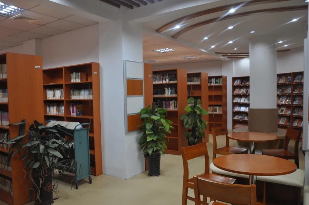 鍗椾含榧撴ゼ浜屽崄涔濅腑鑷磋繙涓,鍗椾含榧撴ゼ浜屽崄涔濅腑鑷磋繙鍒濅腑