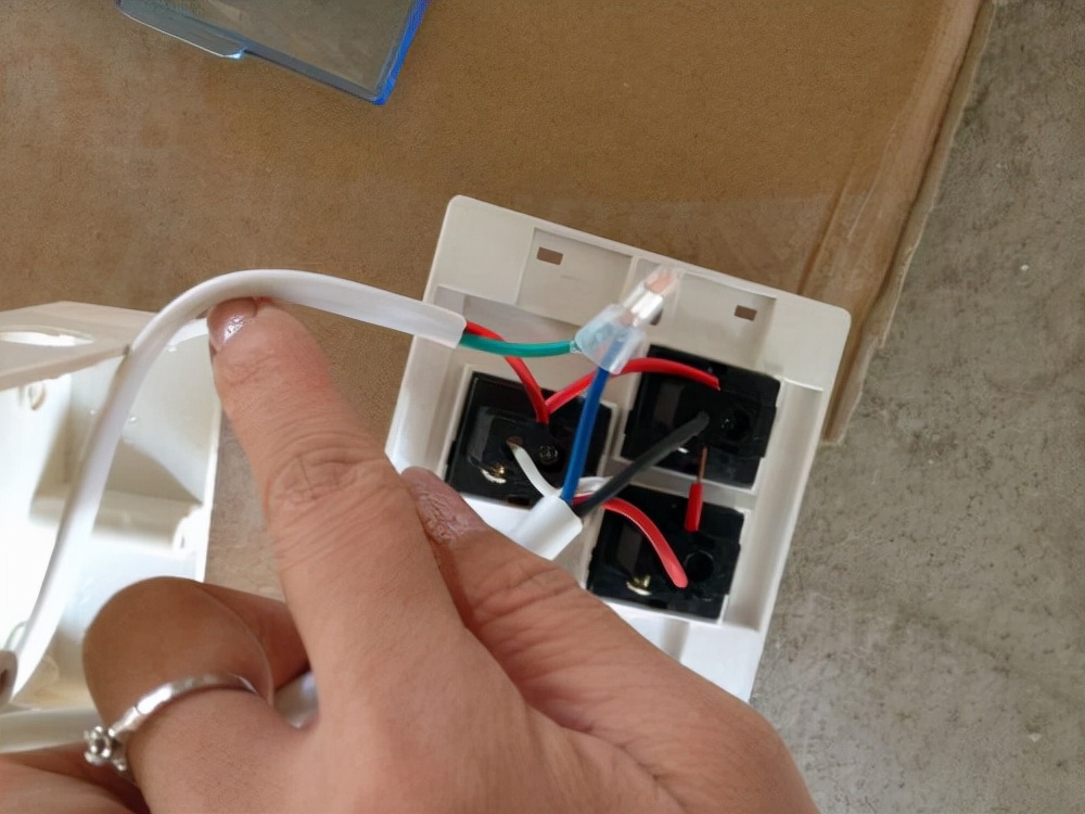 浴霸怎么接线才是正确的,浴霸的正确接线方法