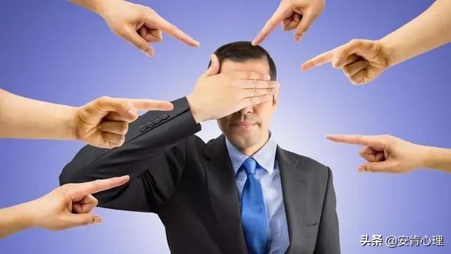 每次社交场合都很不自在,社交恐惧症脸红不自在怎么治疗