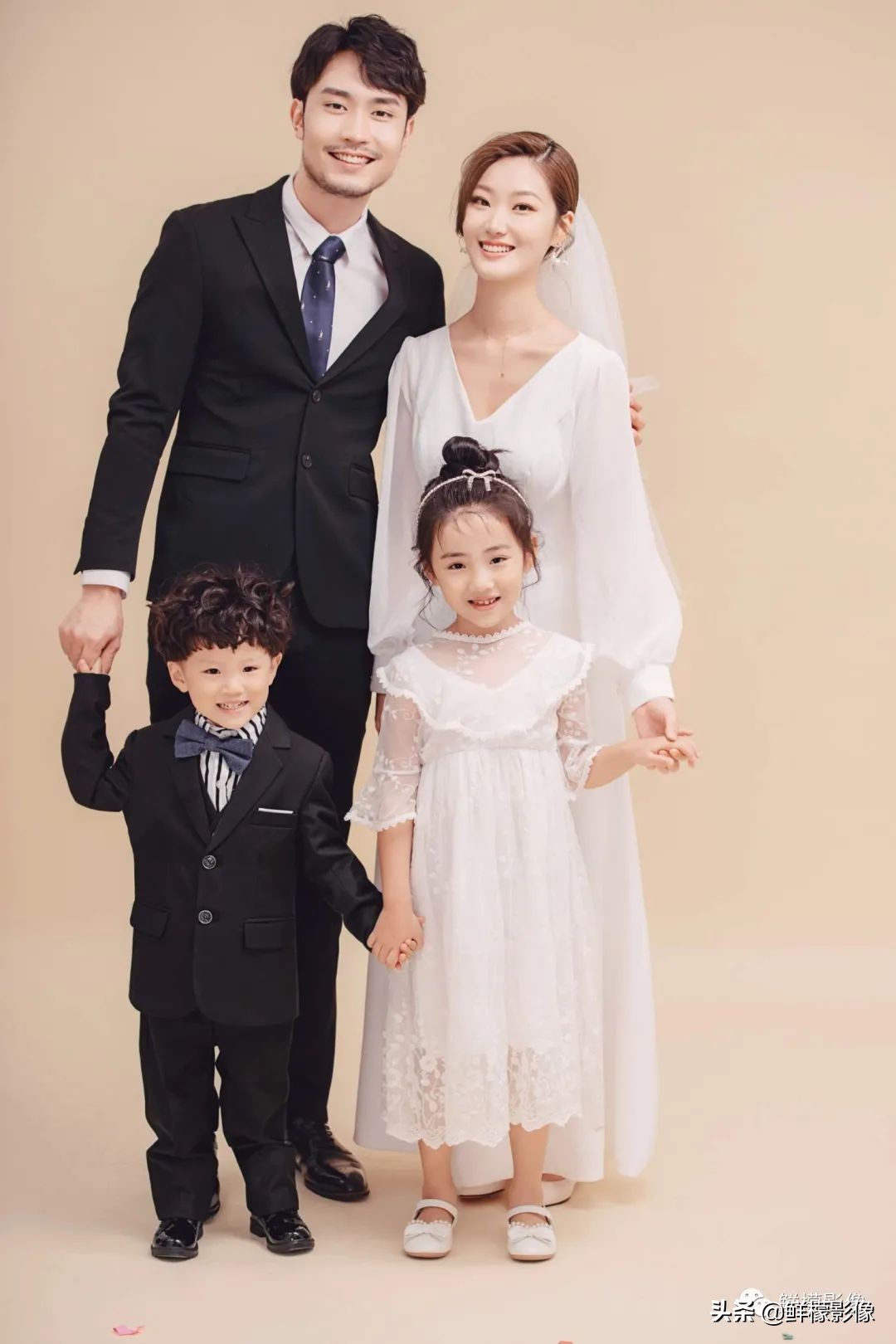 新春全家福拍摄技巧,全家福新年拍照姿势推荐