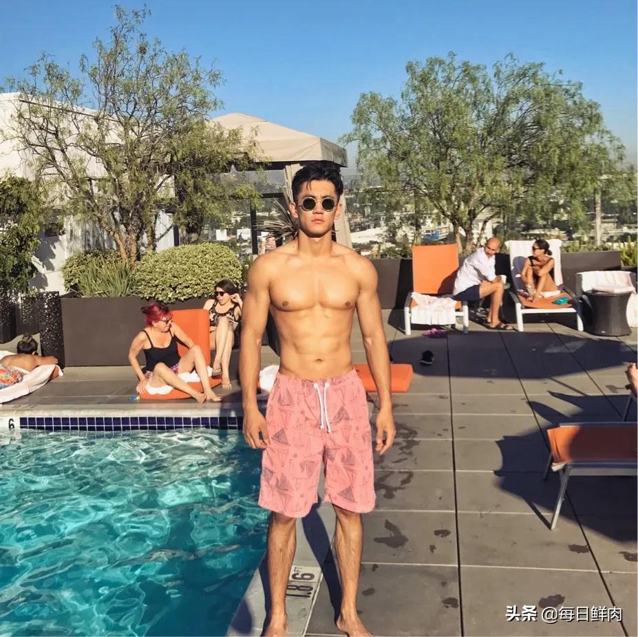 帅气知名健身教练,星健身教练