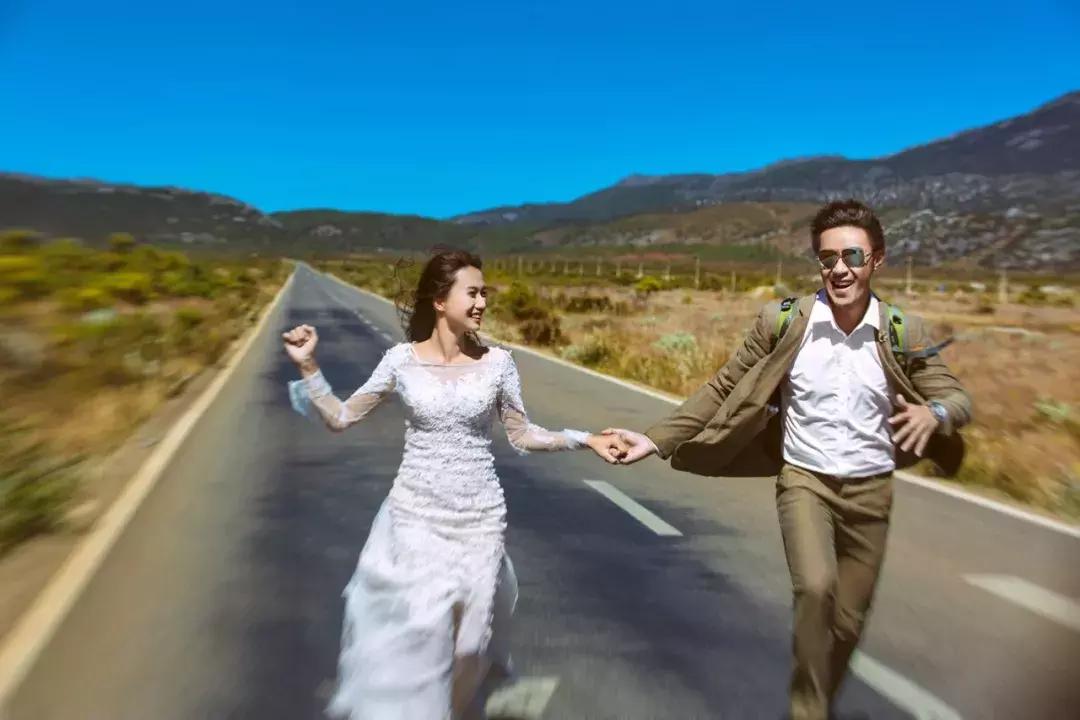 一定要和喜欢的人去丽江,有喜欢的人真好原唱完整版