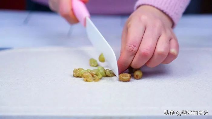 适合宝宝吃的大米小米粥,别再用大米蒸米饭了