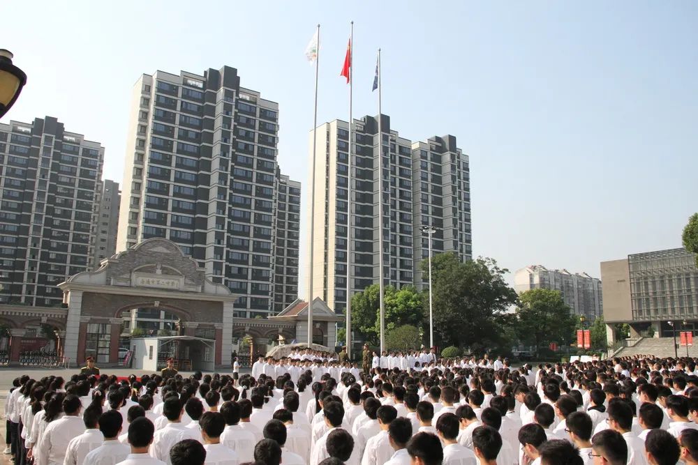 二中南通,二中校训赤子之心