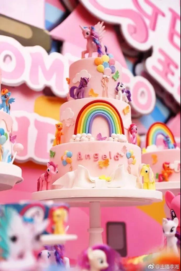 李湘和王诗龄合照 (李湘王诗龄同框像姐妹)