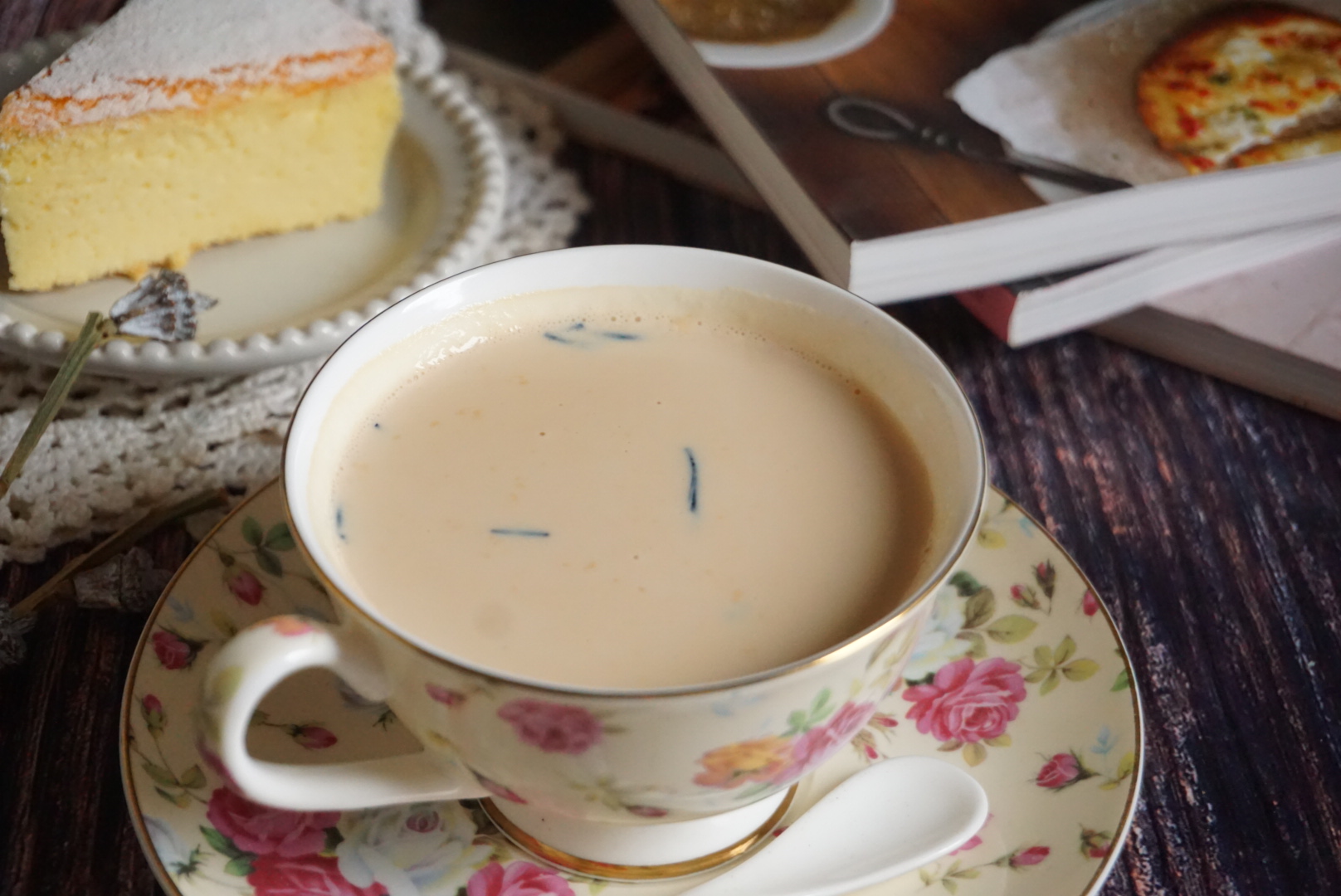 在家的日子最想喝奶茶了，教你10分钟自己做出焦糖奶茶，简单好喝