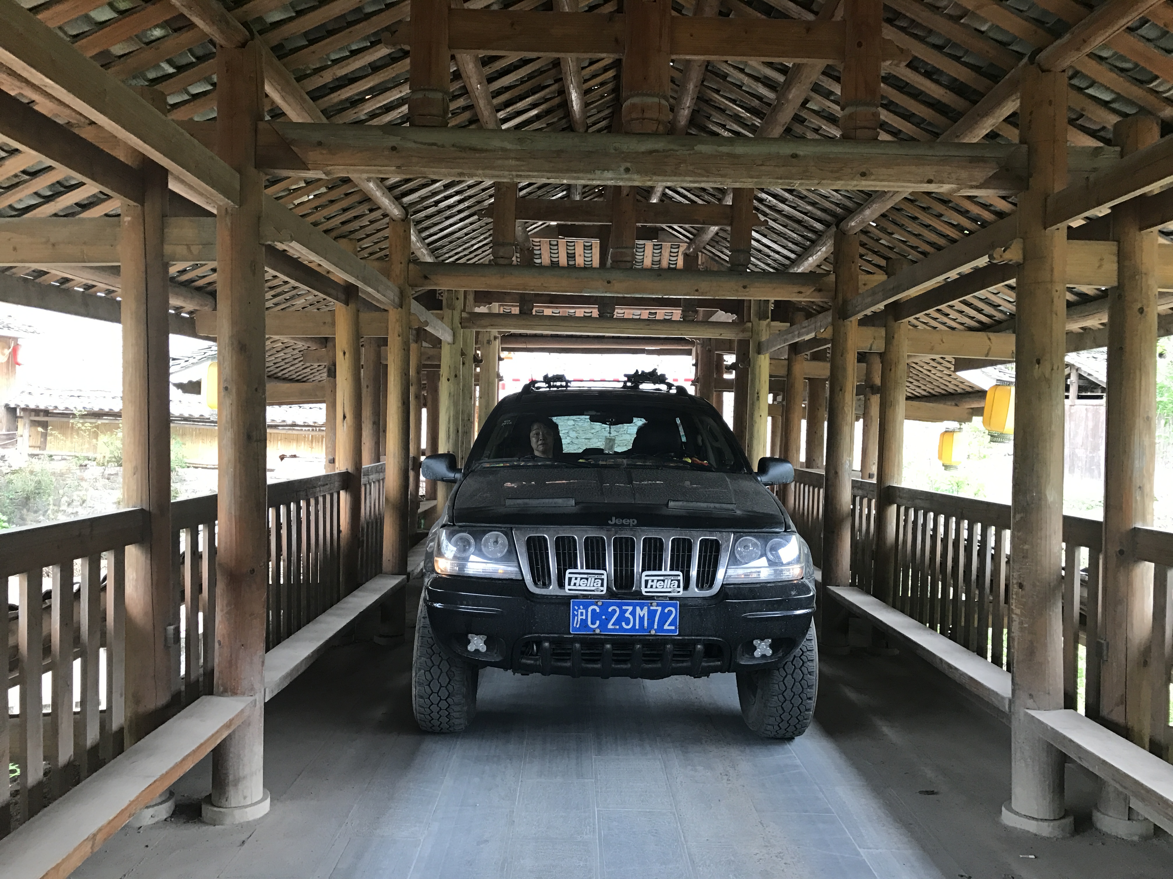 在国内生不逢时的第二代大切诺基WJ，还记得他么？他陪我走遍天涯