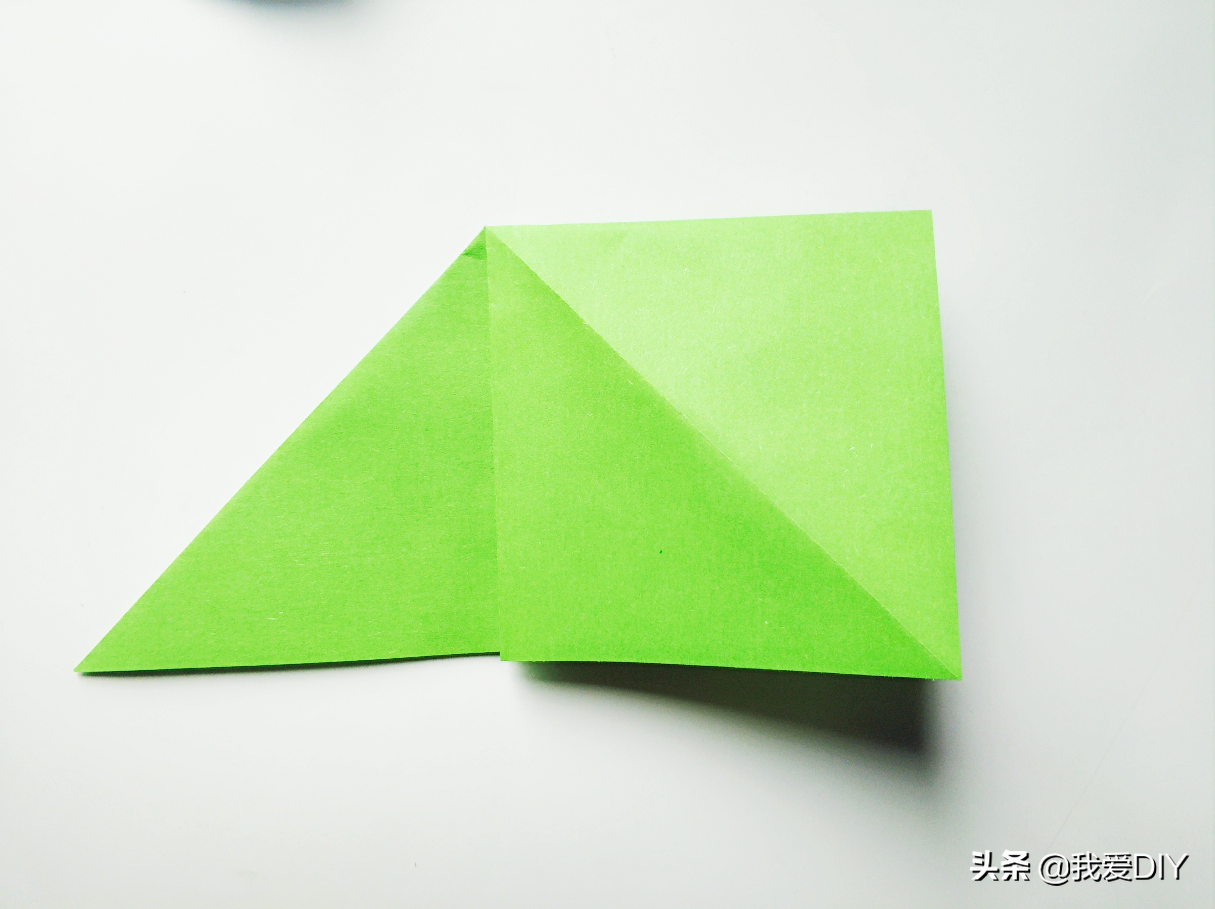 小燕子教大家折礼物盒,小燕子折法慢放视频