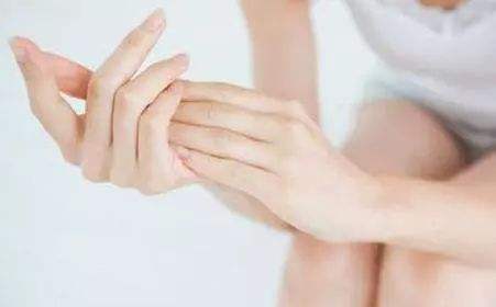 孕晚期孕妈手肿胀正常吗,孕晚期肿成了大猪蹄