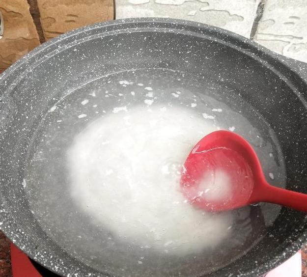 煮小米粥最忌讳直接下锅,煮粥怎么煮才会粘稠