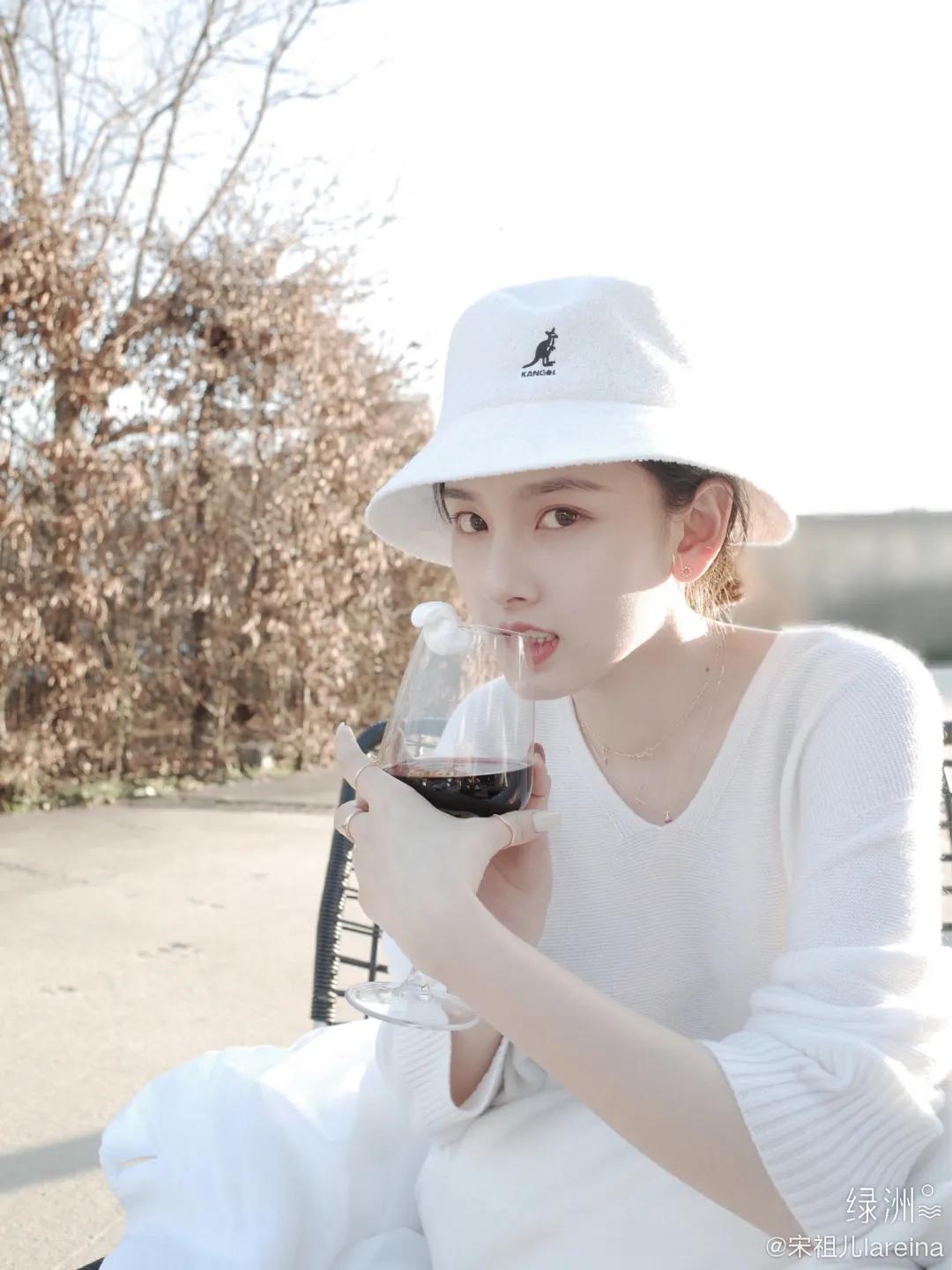 迪丽热巴薄唇,把迪丽热巴换成黄金比例脸