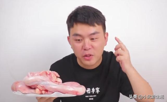 牛鞭吃了恶心吗,主播吃整只牛鞭自助