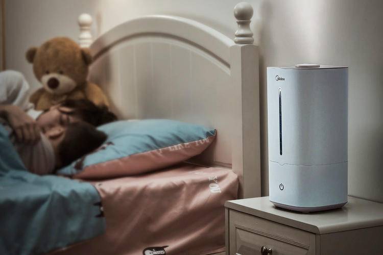 空调房如何给皮肤保湿补水呢,冬季空调屋怎么补水