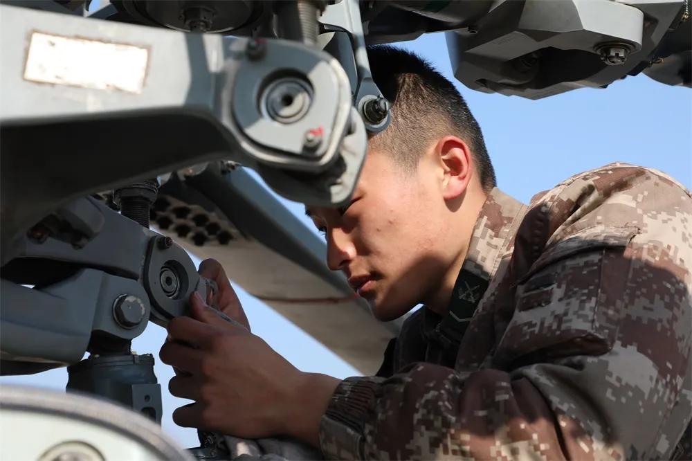 “江淮雄鹰”开飞→铁翼炫舞即战斗！