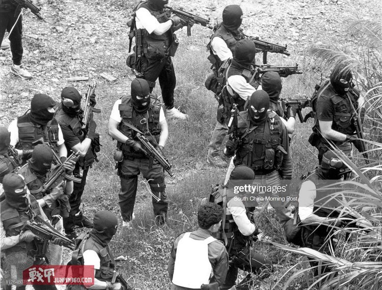 「战甲轰鸣」飞虎队队员最惊险的一刻，不小心踩上了一颗*榴弹手**