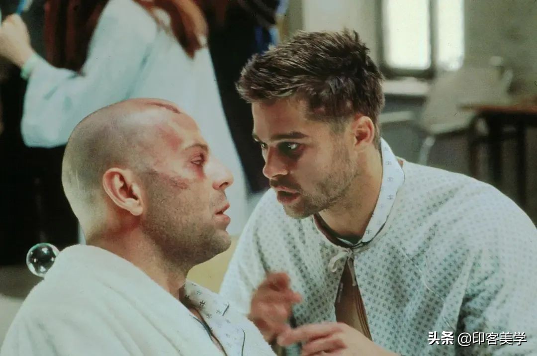 那些让你感觉脑洞被撕开的电影,十部平行时空的电影回到了原始