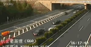 司机一个举动救了一个男人,司机一个举动救了一对母子