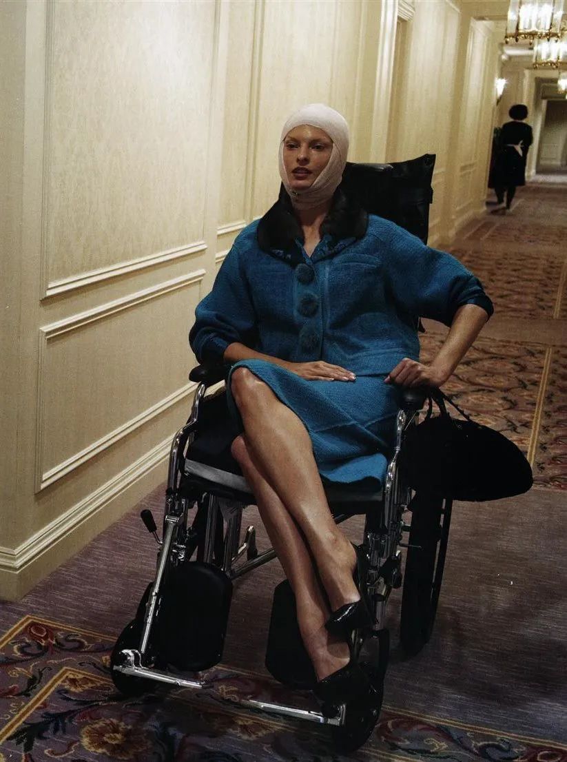 那个曾经没有10000美金不起床的超模,被医美毁容了