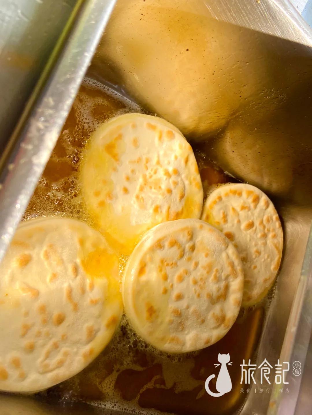 摆了12年！这辆小推车，陪无数三中学生长大……