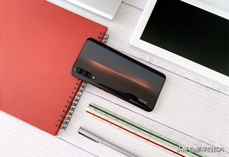 vivoiqooz5评测,vivoiqoo9评测视频