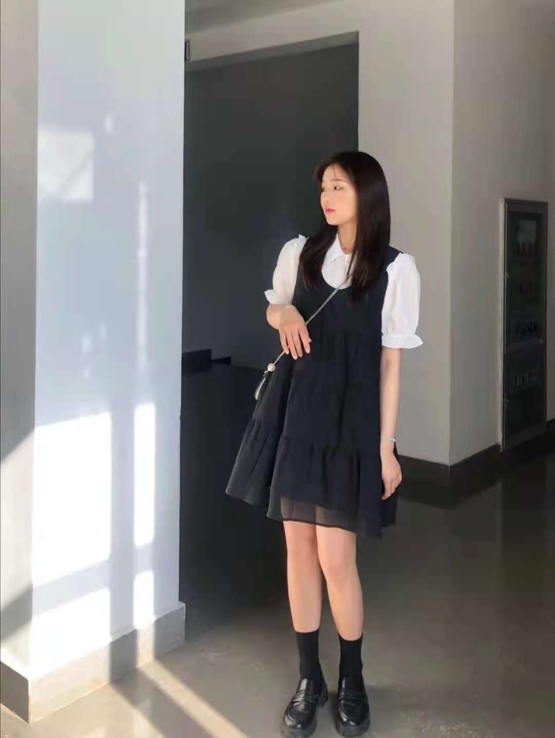 短款羽绒服搭配连衣裙好看吗,短款旗袍连衣裙搭配半身纱裙