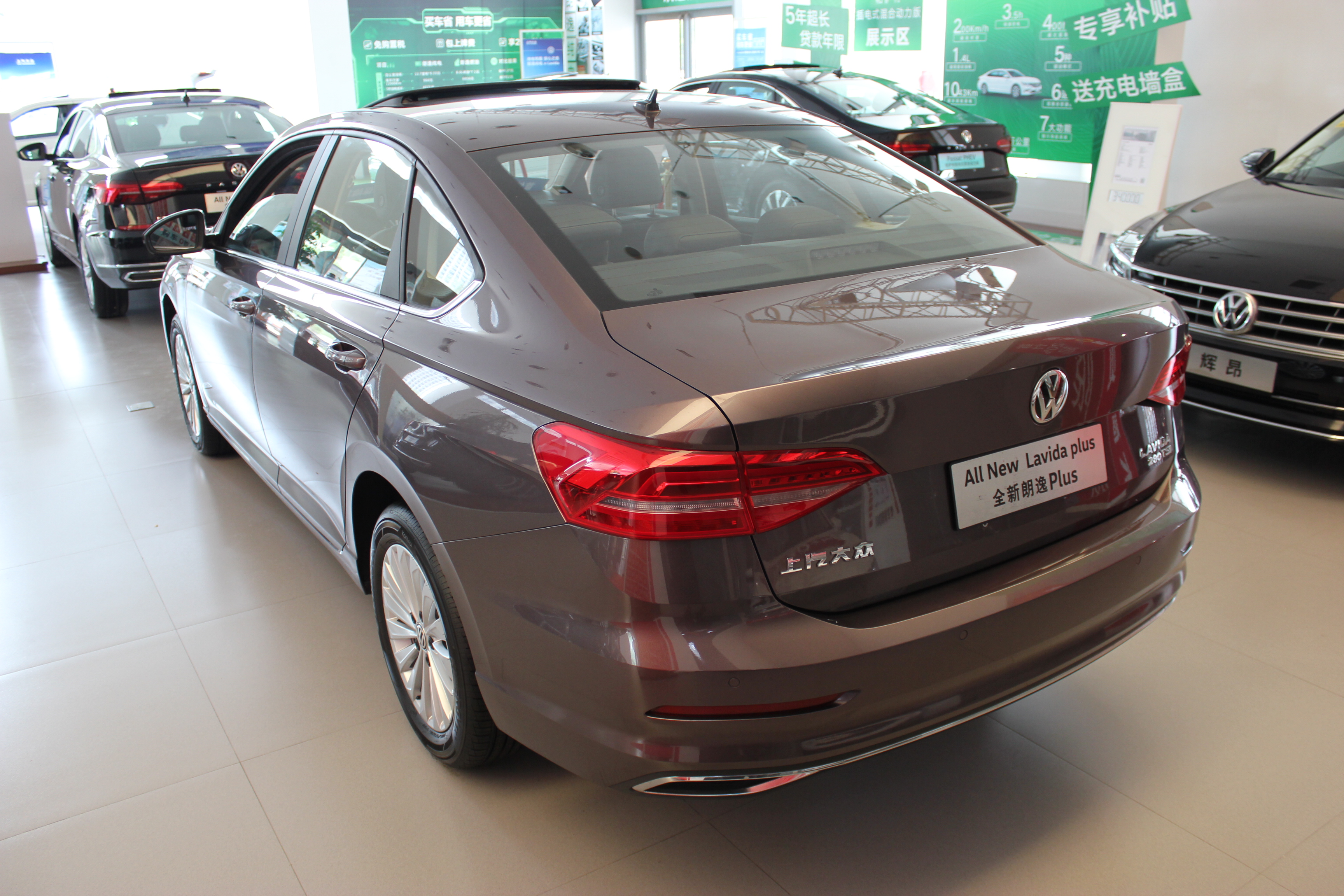 大众朗逸空间怎么样,全新大众朗逸外观造型优雅大气