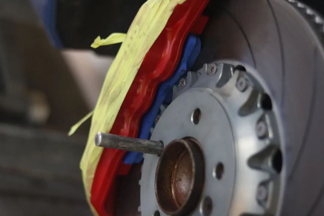 怪兽改造跑车视频,宝马f20120改装