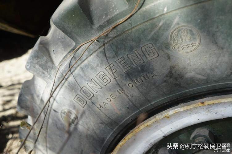 解放军轮式装甲车种类,中国军用八轮重型装甲车