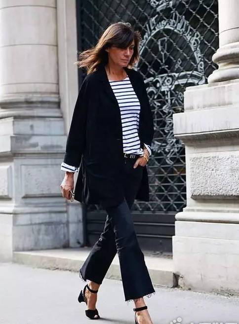 短上衣喇叭裤怎么搭配鞋子,宽松t恤搭配长打底裤穿什么鞋子