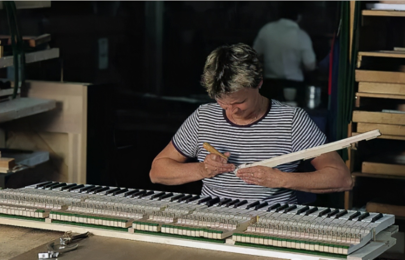 博兰斯勒钢琴官网价格,博兰斯勒钢琴全面介绍