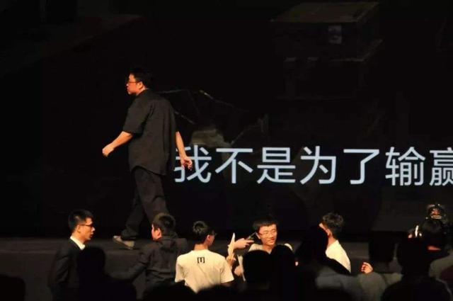 罗永浩关于做主播的回应,罗永浩回应自己做主播那段视频